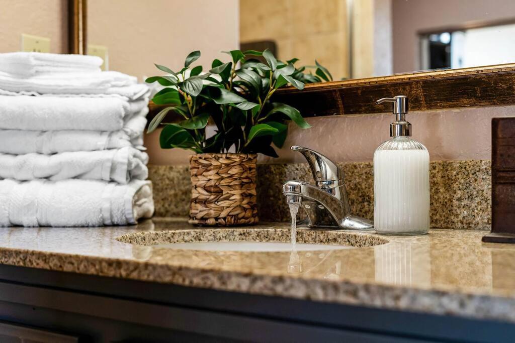 Designer Corner Suite 3Br/2Ba - Disney, Universal, Convention Center & Seaworld Орландо Экстерьер фото
